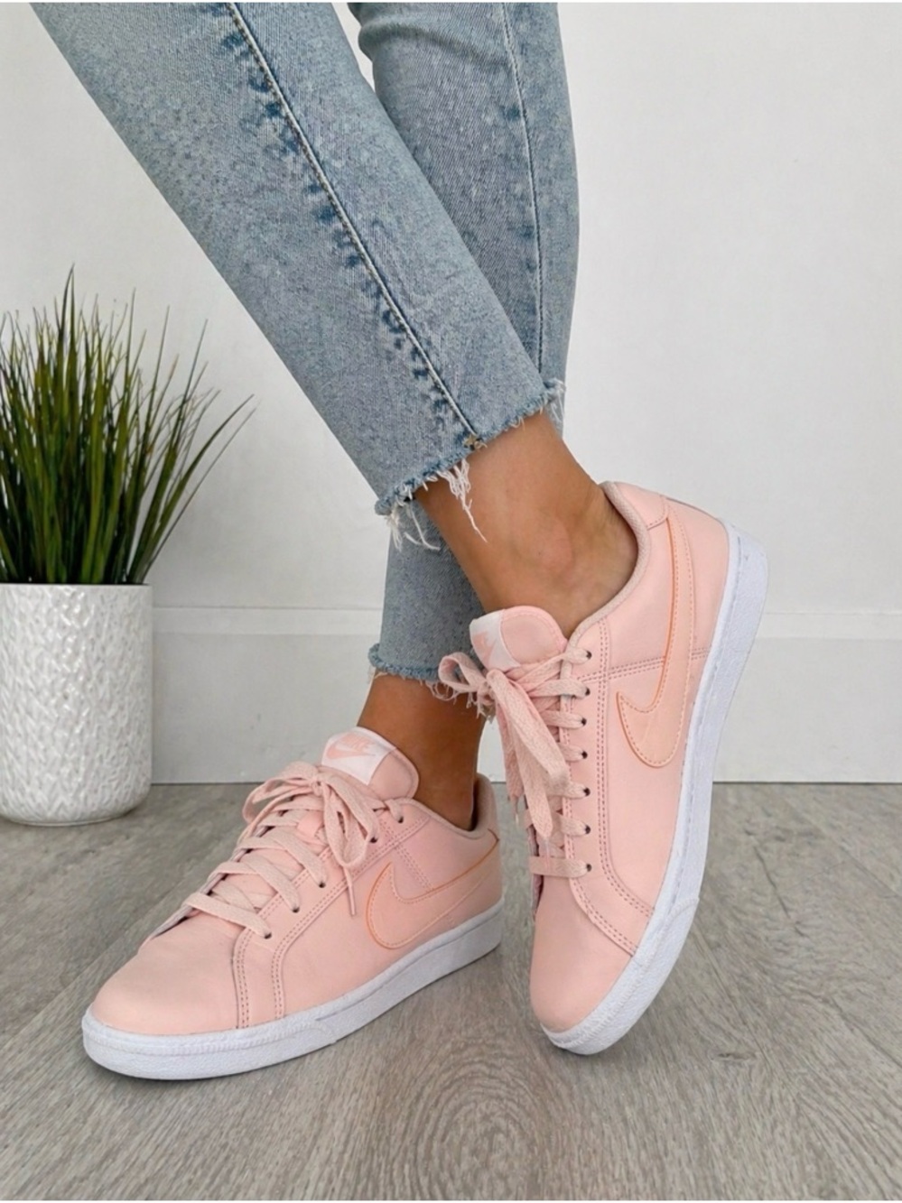 Nike Court Royale Pink Sneakers Women’s Size 7.5 Casual Shoes